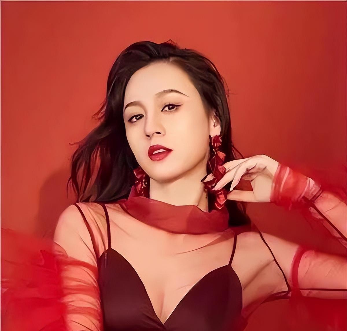 網(wǎng)紅美女排名2016最新，聚焦網(wǎng)絡(luò)紅人魅力四溢的世界